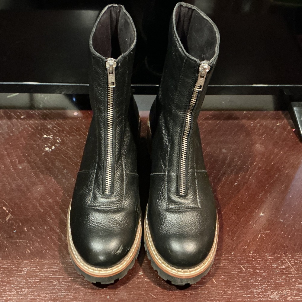 Bertuchi Black Pebbled Leather Front Zip Ankle Boots Lug Sole Stacked Heel Sz 40
